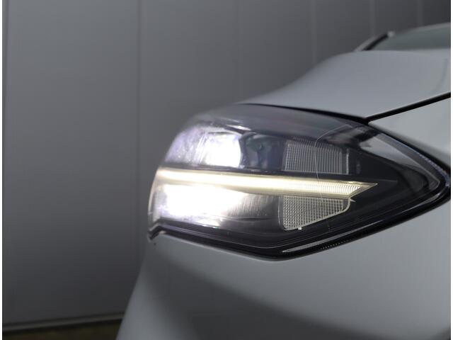 Ford FOCUS 1.0 EcoBoost ST-line | Winter Pakket | Camera | Keyless | LED