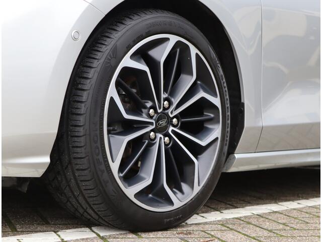 Ford FOCUS 1.0 EcoBoost ST-line | Winter Pakket | Camera | Keyless | LED