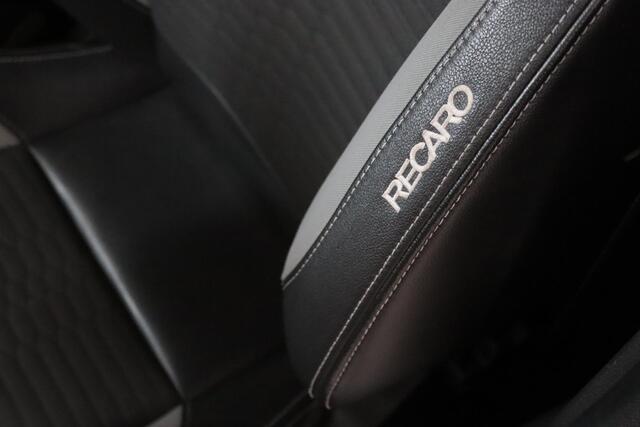 Ford FOCUS 2.0 ST 250PK, Recaro, SYNC, Stoel/Stuurverwarming, Cruise Control, Bluetooth