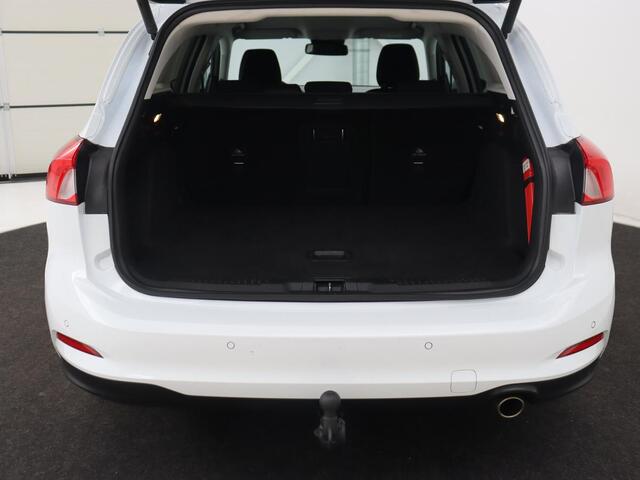 Ford FOCUS 1.0 EcoBoost Hybrid Titanium X | Stoel & stuurverwarming | Trekhaak | Adaptive cruise | Camera | Comfortstoelen | Keyless | Carplay | Full LED | Navigatie