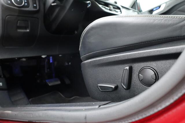 Ford FOCUS Wagon 1.5 EcoBoost Vignale | Pano | Adapt. Cruise | Trekhaak | CarPlay | HUD | Navi | Stoel-Stuurverw.