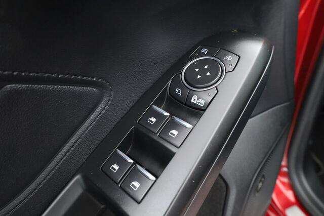 Ford FOCUS Wagon 1.5 EcoBoost Vignale | Pano | Adapt. Cruise | Trekhaak | CarPlay | HUD | Navi | Stoel-Stuurverw.