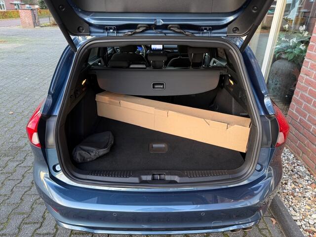 Ford FOCUS 1.5 EcoB. ST L. XBns 150 PK Automaat AFN.TREKHAAK / STOEL&STUUR