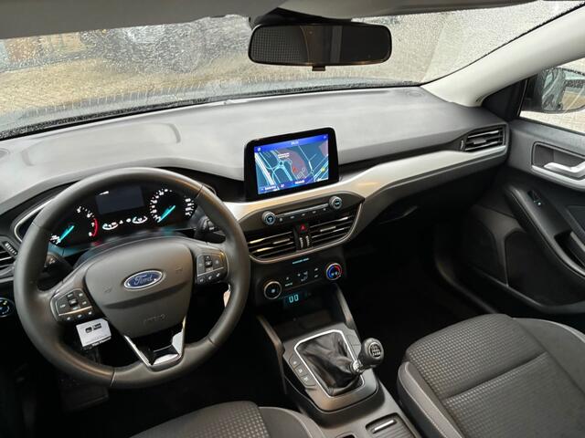 Ford FOCUS 1.0 EBH TR ED. BNS 125 PK NAVI AIRCO PDC LMV