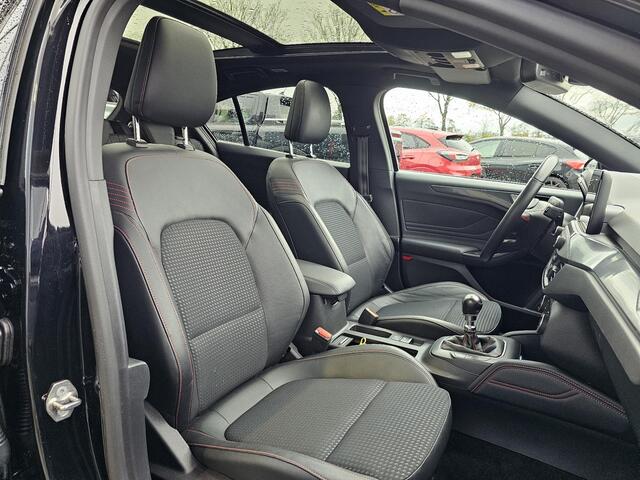 Ford FOCUS 1.0 EcoBoost ST Line Business LED | Panoramadak | Winterpack | Adaptieve cruise | Head up display | Trekhaak | 18'' velgen | Zéér netjes!