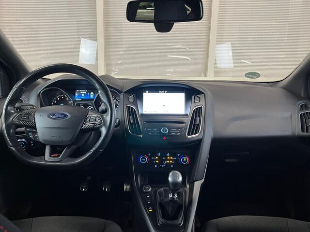 Ford FOCUS 1.0 ST-Line