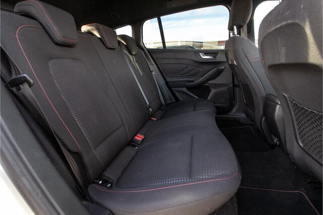 Ford FOCUS Wagon 1.0 EcoBoost ST Line X Business - Winterpack