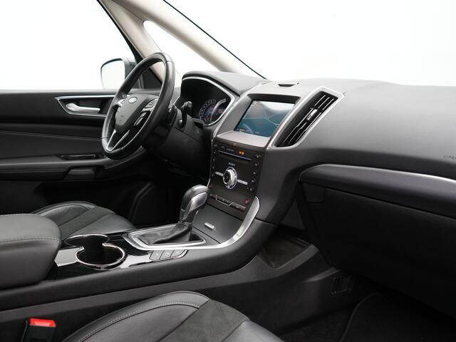 Ford GALAXY 2.0 Titanium 7-Persoons 241pk Dealer O.H. | Trekhaak Afn. | Panodak | Adaptive Cruise | Camera | Alcantara Sportstoelen Memory & Vewarmd | LED Koplampen | Keyless | Blis | Navigatie | DAB |
