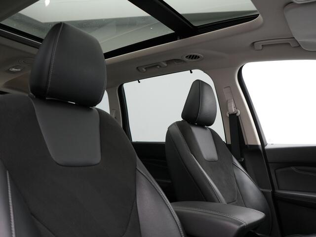 Ford GALAXY 2.0 Titanium 7-Persoons 241pk Dealer O.H. | Trekhaak Afn. | Panodak | Adaptive Cruise | Camera | Alcantara Sportstoelen Memory & Vewarmd | LED Koplampen | Keyless | Blis | Navigatie | DAB |