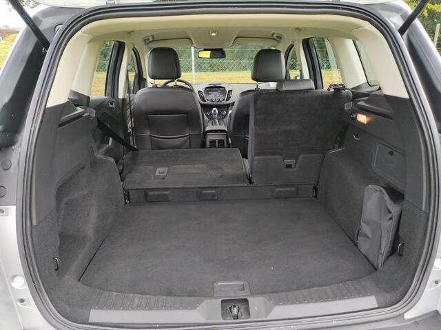 Ford KUGA 1.5 Titanium Styling Pack 4WD AUTOMAAT | CLIMA | CRUISE | TREKHAAK | HALF LEER |