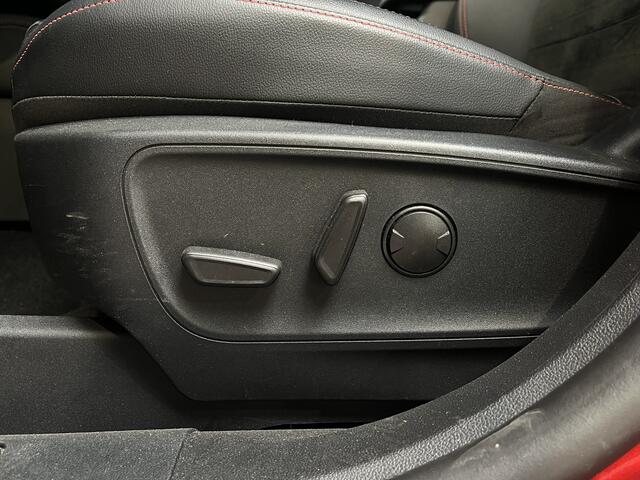 Ford KUGA 2.5 PHEV 225 pk ST-Line X | Winter pack | Trekhaak | Adapt. cruise | B&O | Elek. achterklep | Camera's | LED | Fabr. gar. tm 05-2028