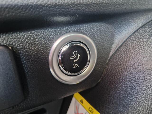 Ford KUGA 2.5 PHEV ST-Line 243 pk | Driver Assistance Pack | Wegklapbare trekhaak | 2.100 kg trekgewicht! | Winterpakket | 19 inch Licht metalen Velgen | ¤4.000,- prijsvoordeel!