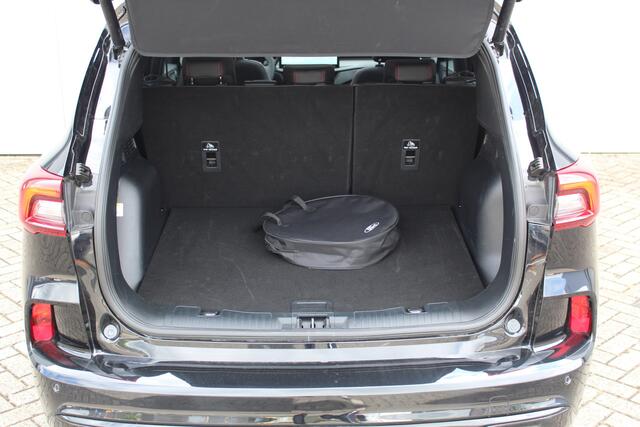 Ford KUGA 2.5-243pk PHEV ST-Line X Nieuwste model. Ultieme luxe hoogzitter met een trekgewicht van 2.100kg ! Schuif / kanteldak. Elektrisch inklapbare Trekhaak, vooruit, stuur, stoelverwarming V+A, 360 Camera, HUB, Apple/Androidauto, Elektrisch verstelbare stoelen,