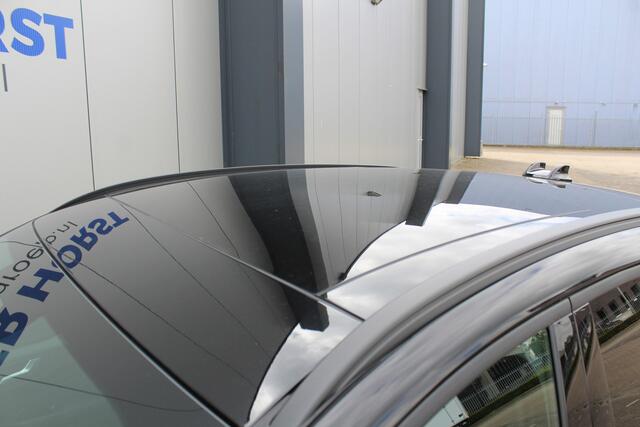 Ford KUGA 2.5-243pk PHEV ST-Line X Nieuwste model. Ultieme luxe hoogzitter met een trekgewicht van 2.100kg ! Schuif / kanteldak. Elektrisch inklapbare Trekhaak, vooruit, stuur, stoelverwarming V+A, 360 Camera, HUB, Apple/Androidauto, Elektrisch verstelbare stoelen,