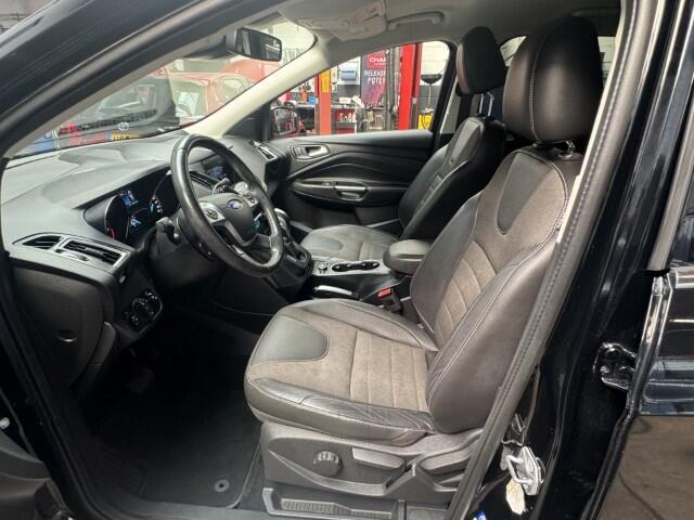 Ford KUGA 1.5 Titanium Styling Pack 4WD 184 pk