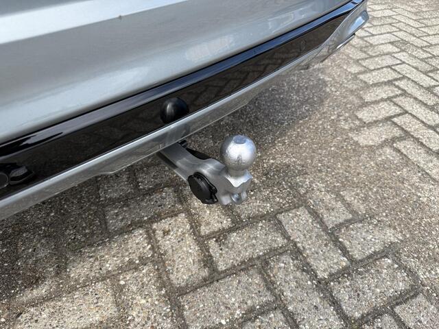 Ford KUGA 2.5 PHEV ST-Line X SCI | 243pk | Driver Assistance pack | Matrix LED | Black Package | Wegklapbare Trekhaak | Panoramadak | Winterpack | 2.100kg Trekgewicht