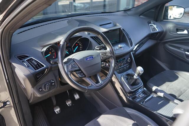 Ford KUGA 1.5 EcoBoost ST Line Cruise, Pano, Xenon, Clima,