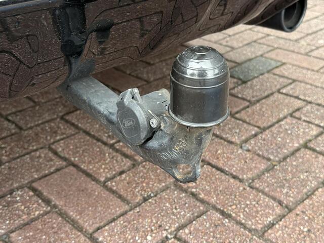 Ford KUGA 1.5 EcoBoost ST Line / Elektrisch wegklapbare Trekhaak / Elektrische Achterklep / Stoel+Stuur Verwarming / Achteruitrij Camera / Voorruit Verwarming /