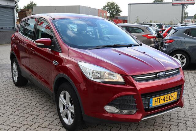 Ford KUGA 1.5 Trend Edition Navigatie, Cruise control, Climate control, Elektrische ramen, Trekhaak