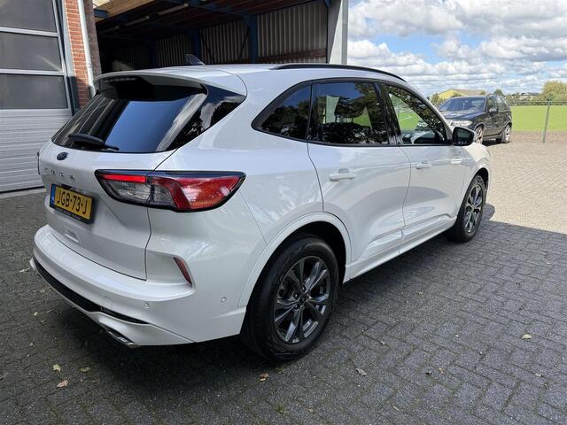 Ford KUGA 1.5 EcoB. ST-Line X 1800 kg trekgewicht.