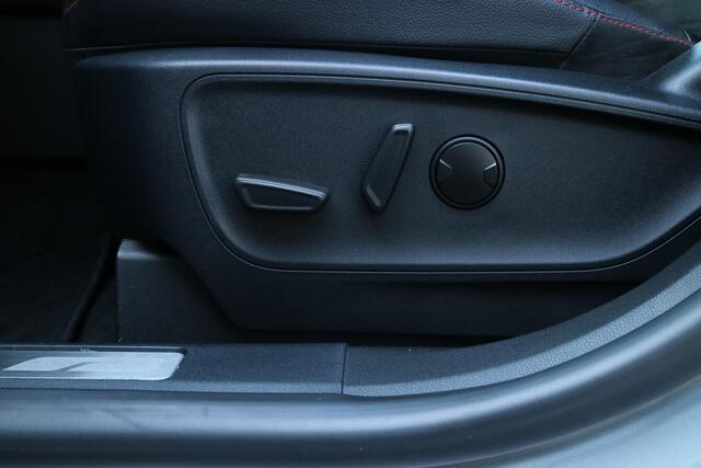 Ford KUGA 2.5 PHEV ST-Line X | Navi | LED | Blind spot | 20 inch! |