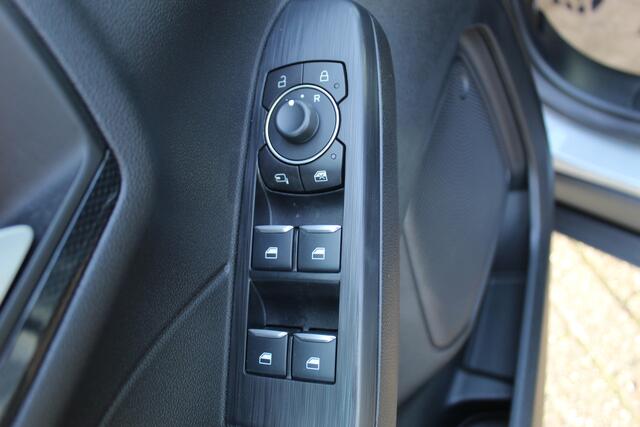 Ford KUGA 2.5 PHEV ST-Line X , 225pk , 1500kg Trekgewicht Navigtie , Camera , Bluetooth , Stoel en voorruitverwarming BenO audio systeem