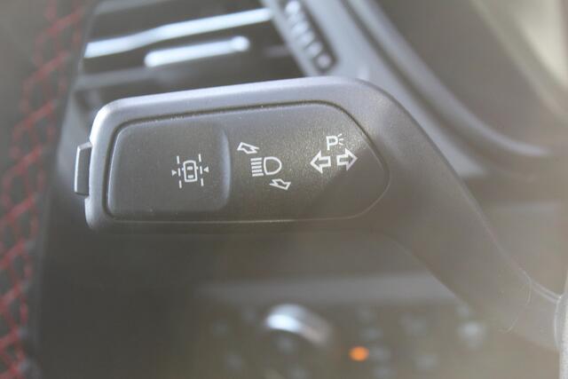 Ford KUGA 2.5 PHEV ST-Line X , 225pk , 1500kg Trekgewicht Navigtie , Camera , Bluetooth , Stoel en voorruitverwarming BenO audio systeem