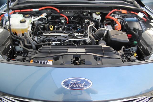 Ford KUGA 2.5-225pk PHEV Titanium X. Hybride rijden voor een reële prijs ! Stoel-, stuur- en voorraamverw., Adapt. cruise control, Side- en lane assist, B&O soundsyst., Trekhaak afneemb. kogel, Climate control, Navigatie,, Bluetooth, Elektr. achterkle