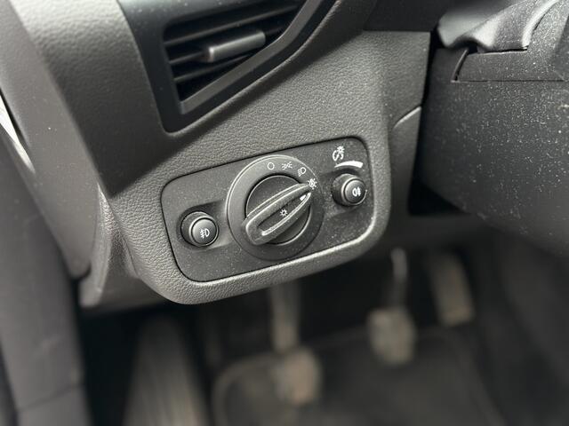 Ford KUGA 1.5 Titanium met 54.881 km !!! 2000kg Trekgewicht!! | Stoel/Stuurverwerwarming | Camera | Navi | Trekhaak | Lederen bekleding | Keyless | RIJKLAARPRIJS INCL 12 MAANDEN GARANTIE EN BEURT