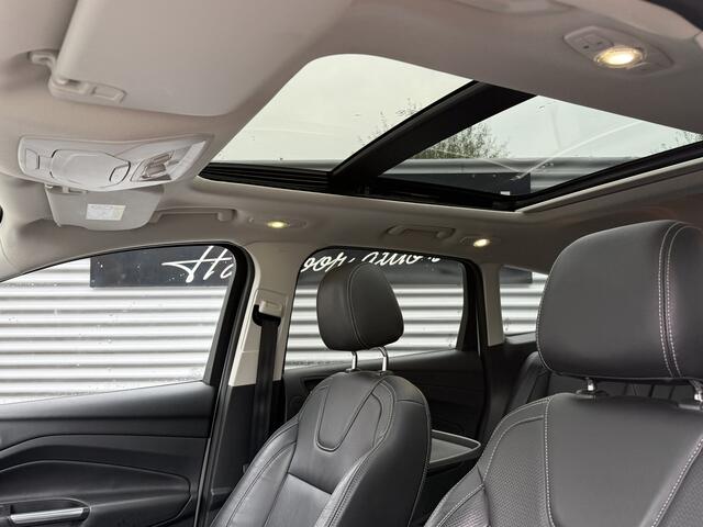 Ford KUGA 1.5 Titanium met 54.881 km !!! 2000kg Trekgewicht!! | Stoel/Stuurverwerwarming | Camera | Navi | Trekhaak | Lederen bekleding | Keyless | RIJKLAARPRIJS INCL 12 MAANDEN GARANTIE EN BEURT