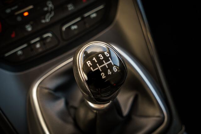 Ford KUGA 1.5 EcoBoost Titanium | Trekhaak | Carplay | Camera | Stuurverwarming | PDC | Clima