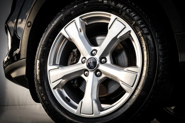 Ford KUGA 1.5 EcoBoost Titanium | Trekhaak | Carplay | Camera | Stuurverwarming | PDC | Clima