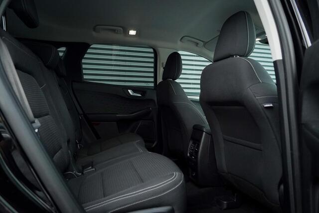 Ford KUGA 2.5 PHEV Titanium X / Winter Pack / Privacy Glass / Trekhaak voorbereiding