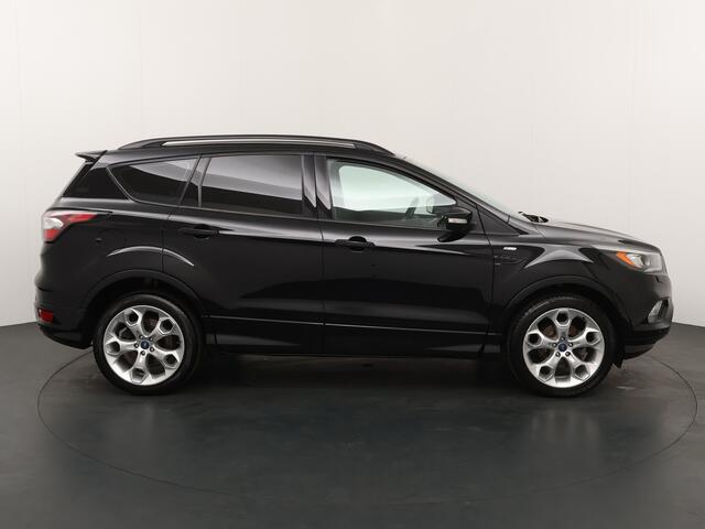 Ford KUGA 1.5 EcoBoost 150 pk ST-Line | Winter Pack | 19" | El. a. klep | Half leer | Apple Carplay