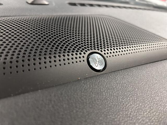 Ford KUGA 2.5 PHEV ST-Line X | Elek. Trekhaak | Dealer onderhouden | Pano | Winterpack | B&O |