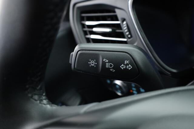 Ford KUGA 2.5 PHEV Titanium | Winter Pack | Navi | Camera | Afn. Trekhaak | Apple CarPlay | All Season