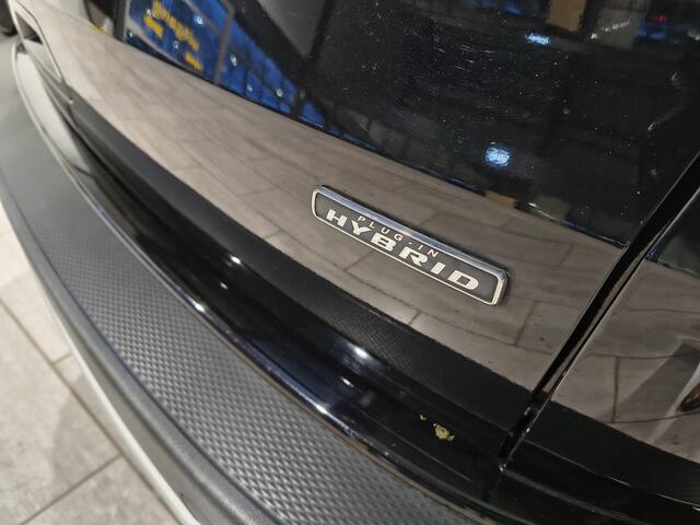 Ford KUGA 2.5 PHEV 225 pk Titanium X | Trekhaak | Pano | Winter Pack | B&O | LED | 1e eigenaar | 100% dealer onderh.