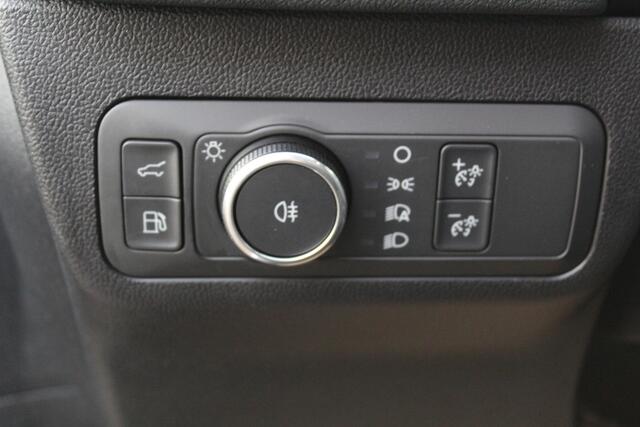 Ford KUGA 2.5-243pk PHEV ST-Line X. Nieuwste model ! Van ¤. 54.937,- voor ¤. 43.735,- ! Trekgewicht 2.100kg ! Elektr. panoramadak, Elektr. inklapb. trekhaak, stoel-, stuur- en voorraamverw., lane- en side assist, 360gr. camera, HUD, Apple/Android, Elektr. verstelb.