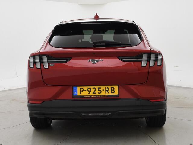 Ford MUSTANG Mach-E 75kWh *25.184 KM* LUCID RED + STUURVERW. / ADAPTIVE CRUISE / CARPLAY
