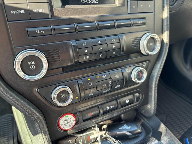 Ford MUSTANG Ford 3.8 V6, veel opties en rijgenot, slechts 89000KM!