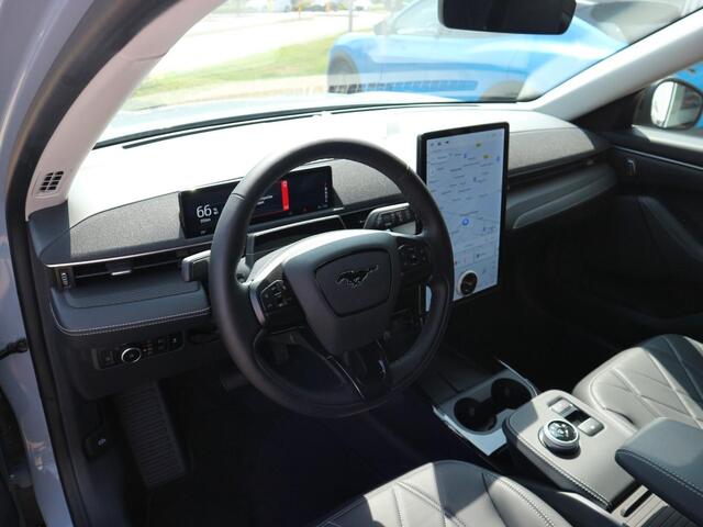 Ford MUSTANG Mach-E Standard RWD 75 kWh Ford Mustang Mach-E 75kWh Standard RWD