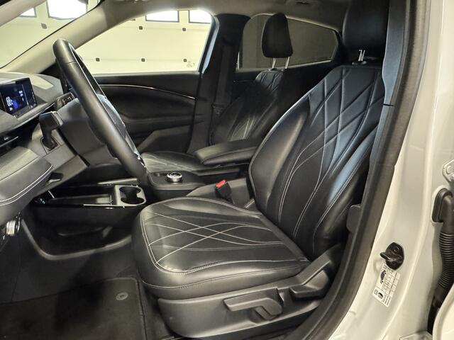 Ford MUSTANG Mach-E RWD 75 kWh | Camera | Adaptive cruise | Carplay | Leder | Stoel/stuurverwarming