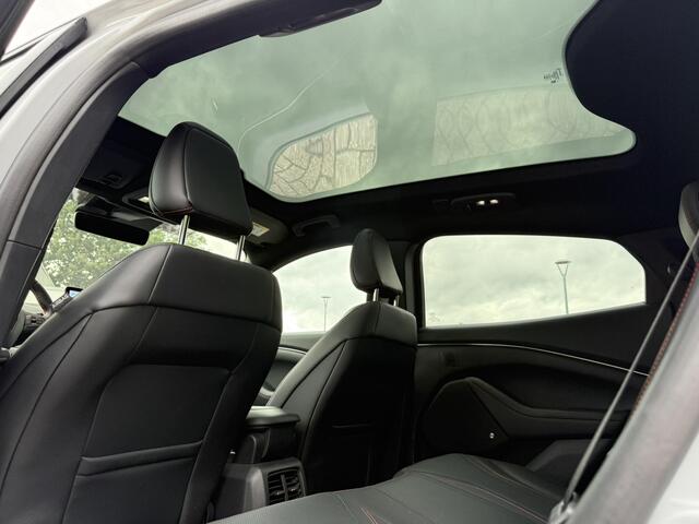 Ford MUSTANG Mach-E Premium AWD 75 kWh | SCI | 269pk Panorama dak | B&O Audio | Adaptieve Cruise | Dodehoeksensoren | Elek Achterklep