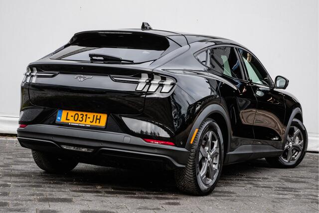 Ford MUSTANG Mach-E RWD 75 kWh Panoramadak/ B&O/ Leer/ 360 Camera/ Stoel-stuurverwarming/ Led