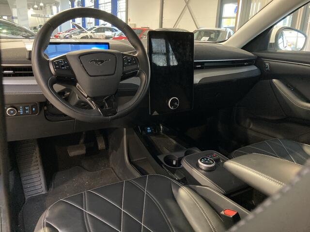 Ford MUSTANG Mach-E Extended RWD 294 pk 98 kWh | Adapt. Cruise | Clima | Winterpack | Leer | Camera | Apple carplay | Android Auto |