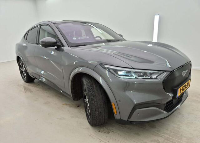 Ford MUSTANG Mach-E Extended First Edition AWD 98 kWh | Trekhaak | Leder | Navi | B&O Sound | 360 Camera |