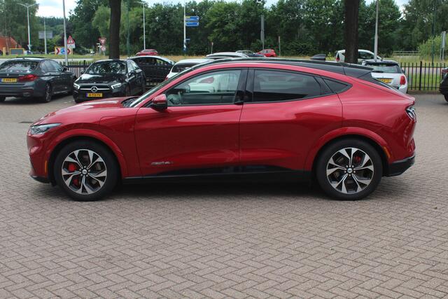 Ford MUSTANG Mach-E Extended AWD 98 kWh / SoH 94.1% / Trekhaak / Panoramadak / Camera / Leder / 19'' / B&O / Keyless / DAB / Dodehoek / ACC / Navigatie / Sfeerverlichting / Stoelverwarming