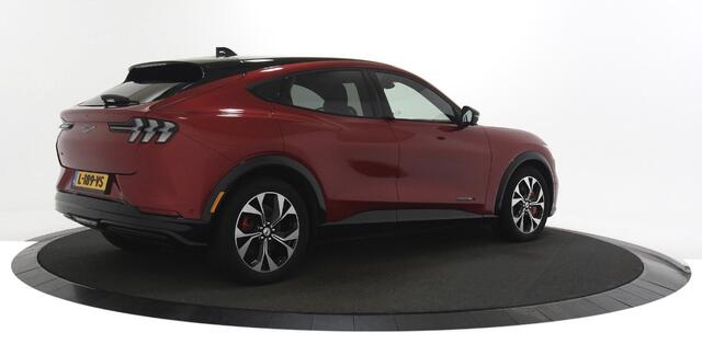 Ford MUSTANG Mach-E Extended AWD 98 kWh Navigatie / Panoramadak / B&O