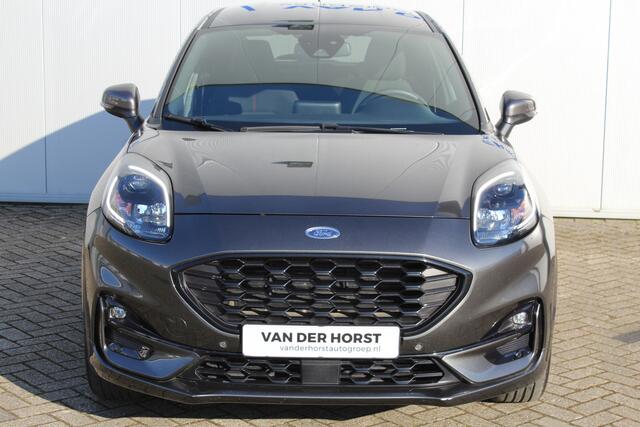 Ford PUMA 1.0-125pk EcoBoost Hybrid ST-Line. April 2024 ! Slechts 11.800km ! Autm. airco, navigatie, telefoonvoorb., camera, pdc v+a, parkeerassistent, LED verl., metallic lak, LM wielen, stoel-, stuur- en voorraamverw., lane- en sideassist, adapt. cruise cntrl etc