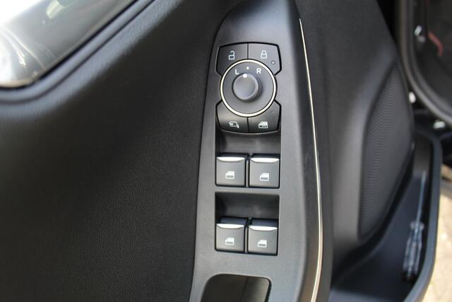 Ford PUMA 1.0-125pk EcoBoost Hybrid ST-Line. April 2024 ! Slechts 7.400km ! Autm. airco, navigatie, telefoonvoorb., camera, pdc v+a, parkeerassistent, LED verl., metallic lak, LM wielen, stoel-, stuur- en voorraamverw., lane- en sideassist, adapt. cruise cntrl etc